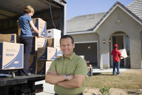 Payment, cancellation, and liability conditions for moving services